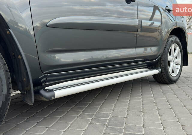 Серый Тойота РАВ 4, объемом двигателя 2 л и пробегом 90 тыс. км за 12300 $, фото 76 на Automoto.ua