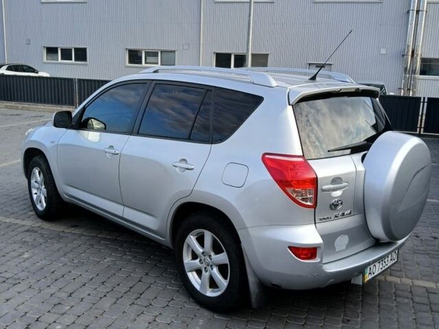 Серый Тойота РАВ 4, объемом двигателя 2 л и пробегом 260 тыс. км за 10100 $, фото 4 на Automoto.ua