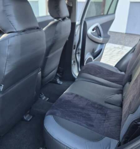 Серый Тойота РАВ 4, объемом двигателя 2.23 л и пробегом 293 тыс. км за 7999 $, фото 49 на Automoto.ua