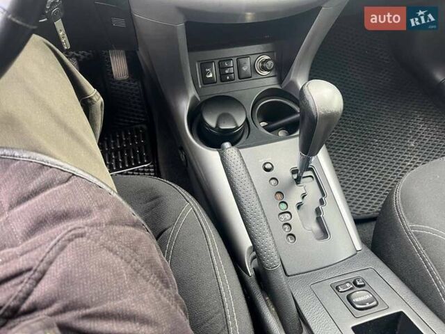 Тойота РАВ 4 2008 в Белой Церкве на Automoto.ua Серый Тойота РАВ 4, объемом двигателя 2 л и пробегом 192 тыс. км за 10400 $, фото 4 на Automoto.ua