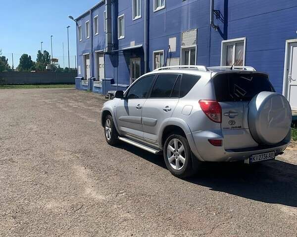 Серый Тойота РАВ 4, объемом двигателя 2.4 л и пробегом 172 тыс. км за 11200 $, фото 7 на Automoto.ua