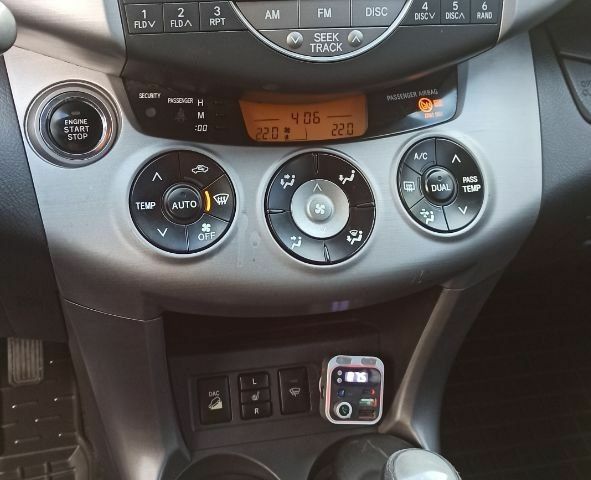 Серый Тойота РАВ 4, объемом двигателя 2 л и пробегом 220 тыс. км за 9800 $, фото 11 на Automoto.ua