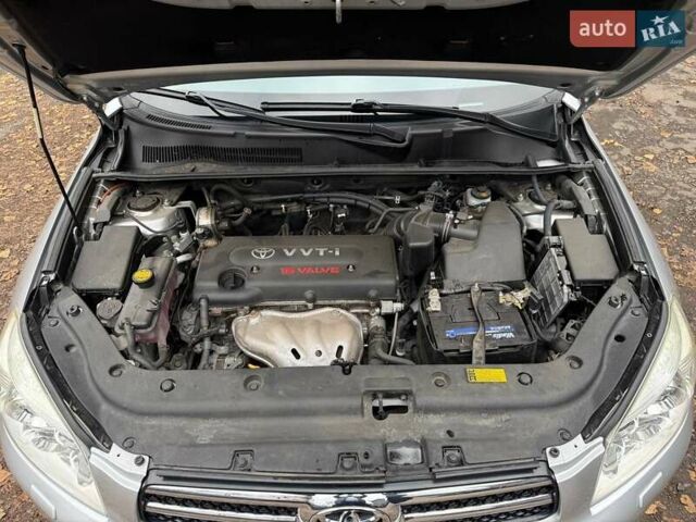 Серый Тойота РАВ 4, объемом двигателя 2 л и пробегом 80 тыс. км за 12600 $, фото 53 на Automoto.ua