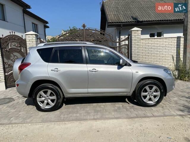Серый Тойота РАВ 4, объемом двигателя 2 л и пробегом 158 тыс. км за 10800 $, фото 3 на Automoto.ua