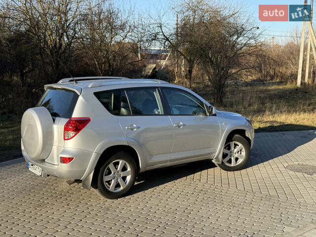 Серый Тойота РАВ 4, объемом двигателя 2.36 л и пробегом 149 тыс. км за 11800 $, фото 2 на Automoto.ua