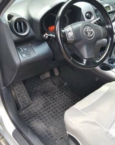 Серый Тойота РАВ 4, объемом двигателя 2 л и пробегом 346 тыс. км за 11000 $, фото 3 на Automoto.ua