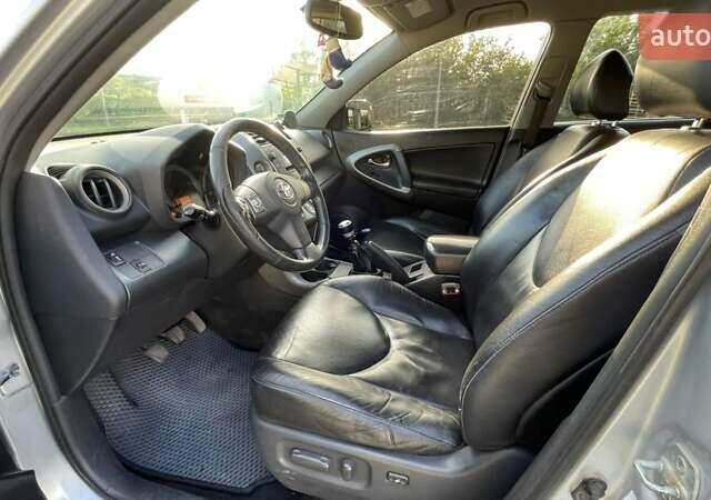 Серый Тойота РАВ 4, объемом двигателя 2.2 л и пробегом 314 тыс. км за 4500 $, фото 17 на Automoto.ua
