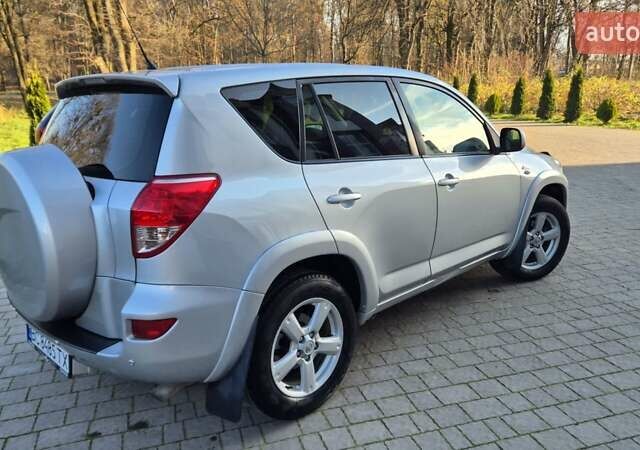 Серый Тойота РАВ 4, объемом двигателя 2.23 л и пробегом 293 тыс. км за 7999 $, фото 8 на Automoto.ua