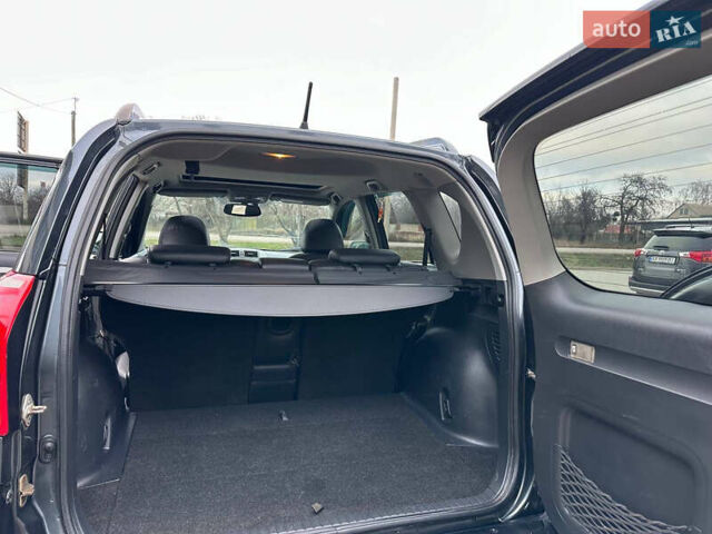 Серый Тойота РАВ 4, объемом двигателя 2 л и пробегом 230 тыс. км за 9450 $, фото 21 на Automoto.ua