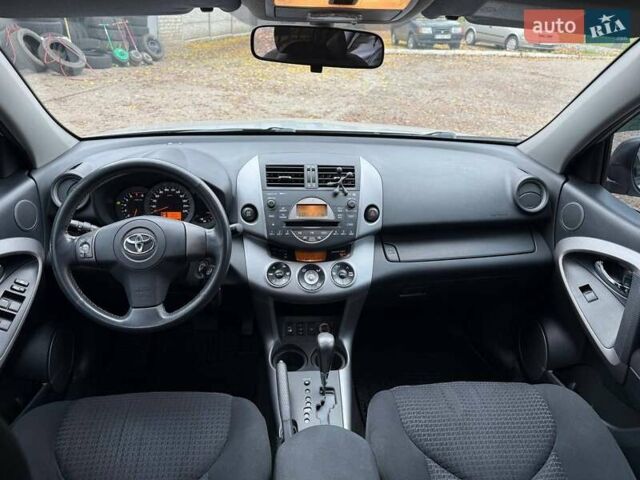 Серый Тойота РАВ 4, объемом двигателя 2 л и пробегом 80 тыс. км за 12600 $, фото 28 на Automoto.ua