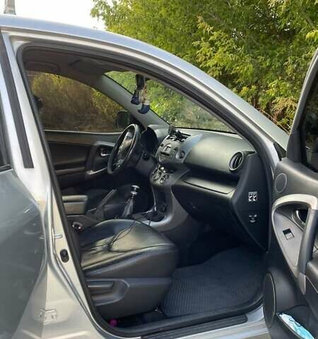 Серый Тойота РАВ 4, объемом двигателя 2.2 л и пробегом 314 тыс. км за 4500 $, фото 11 на Automoto.ua