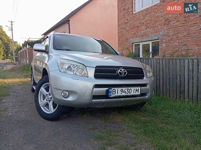 Серый Тойота РАВ 4, объемом двигателя 2 л и пробегом 165 тыс. км за 9999 $, фото 7 на Automoto.ua