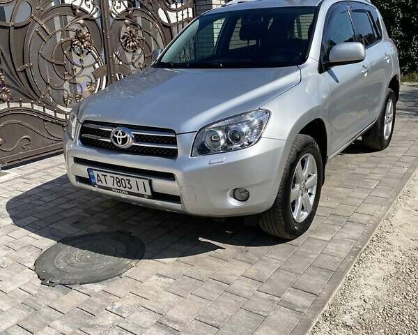 Серый Тойота РАВ 4, объемом двигателя 2 л и пробегом 158 тыс. км за 10800 $, фото 2 на Automoto.ua