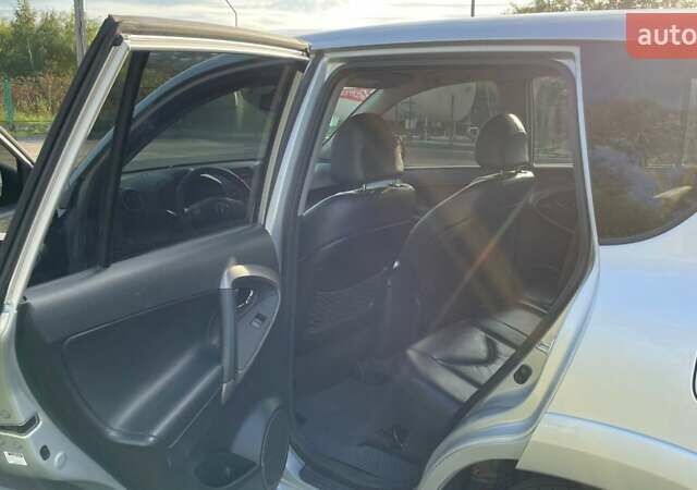 Серый Тойота РАВ 4, объемом двигателя 2.2 л и пробегом 314 тыс. км за 4500 $, фото 15 на Automoto.ua