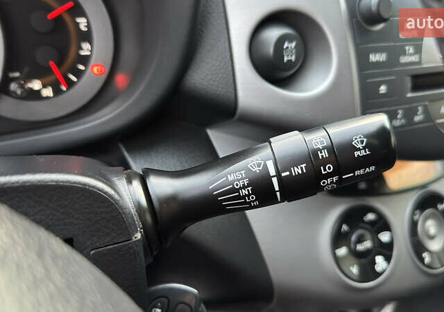 Серый Тойота РАВ 4, объемом двигателя 2 л и пробегом 90 тыс. км за 12300 $, фото 101 на Automoto.ua