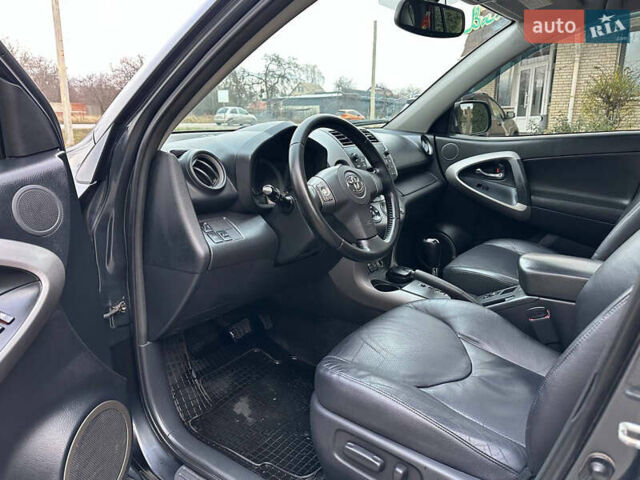 Серый Тойота РАВ 4, объемом двигателя 2 л и пробегом 230 тыс. км за 9450 $, фото 11 на Automoto.ua