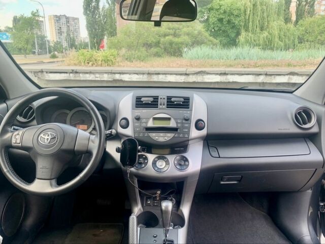 Серый Тойота РАВ 4, объемом двигателя 2 л и пробегом 317 тыс. км за 10777 $, фото 8 на Automoto.ua