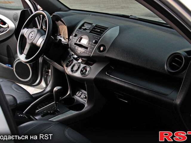 Сірий Тойота РАВ 4, об'ємом двигуна 2 л та пробігом 152 тис. км за 11300 $, фото 9 на Automoto.ua