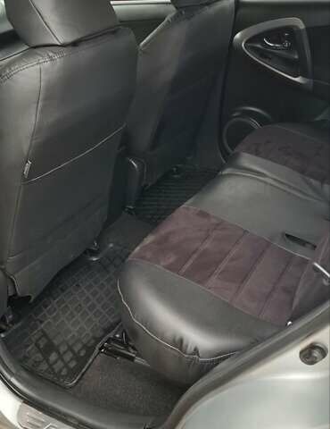 Сірий Тойота РАВ 4, об'ємом двигуна 2 л та пробігом 151 тис. км за 10300 $, фото 7 на Automoto.ua