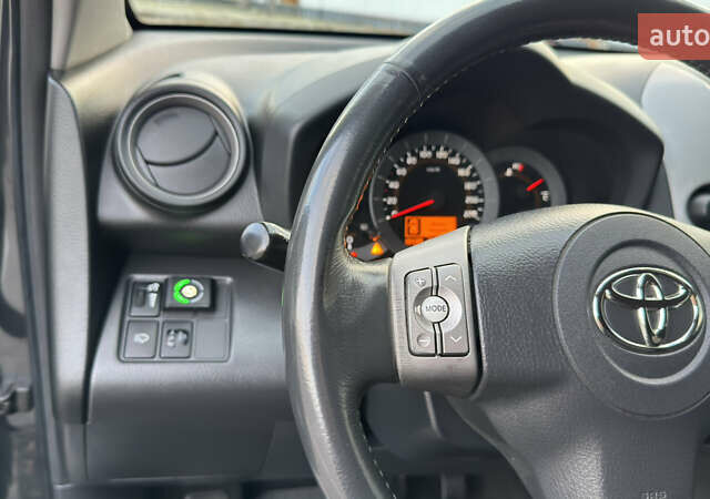 Сірий Тойота РАВ 4, об'ємом двигуна 2 л та пробігом 90 тис. км за 12300 $, фото 107 на Automoto.ua