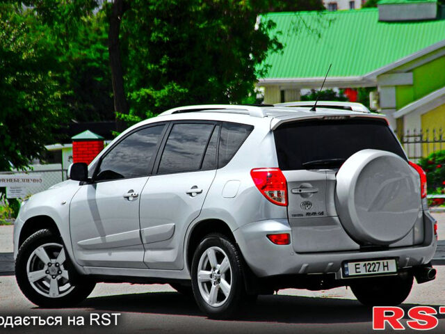 Сірий Тойота РАВ 4, об'ємом двигуна 2 л та пробігом 152 тис. км за 11300 $, фото 1 на Automoto.ua