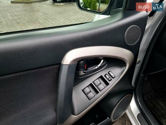 Тойота РАВ 4 2008 в Виннице на Automoto.ua Серый Тойота РАВ 4, объемом двигателя 2 л и пробегом 150 тыс. км за 10100 $, фото 21 на Automoto.ua
