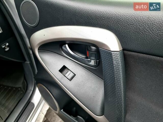 Тойота РАВ 4 2008 в Виннице на Automoto.ua Серый Тойота РАВ 4, объемом двигателя 2 л и пробегом 150 тыс. км за 10100 $, фото 15 на Automoto.ua