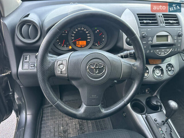 Серый Тойота РАВ 4, объемом двигателя 2 л и пробегом 213 тыс. км за 9999 $, фото 24 на Automoto.ua