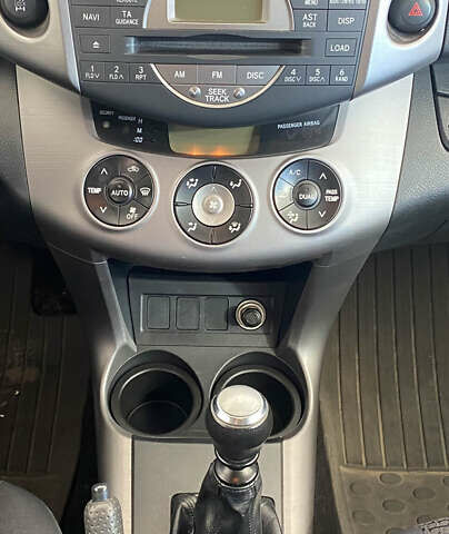 Серый Тойота РАВ 4, объемом двигателя 2.23 л и пробегом 156 тыс. км за 9650 $, фото 14 на Automoto.ua