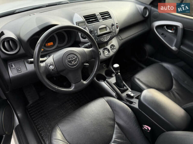 Тойота РАВ 4 2008 в Белой Церкве на Automoto.ua Серый Тойота РАВ 4, объемом двигателя 2.2 л и пробегом 230 тыс. км за 9450 $, фото 14 на Automoto.ua