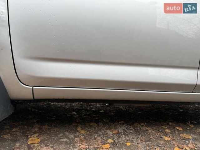 Серый Тойота РАВ 4, объемом двигателя 2 л и пробегом 80 тыс. км за 12600 $, фото 51 на Automoto.ua