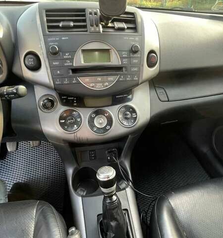 Серый Тойота РАВ 4, объемом двигателя 2.2 л и пробегом 314 тыс. км за 4500 $, фото 19 на Automoto.ua