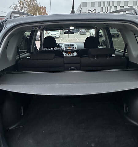 Серый Тойота РАВ 4, объемом двигателя 2 л и пробегом 252 тыс. км за 9700 $, фото 19 на Automoto.ua