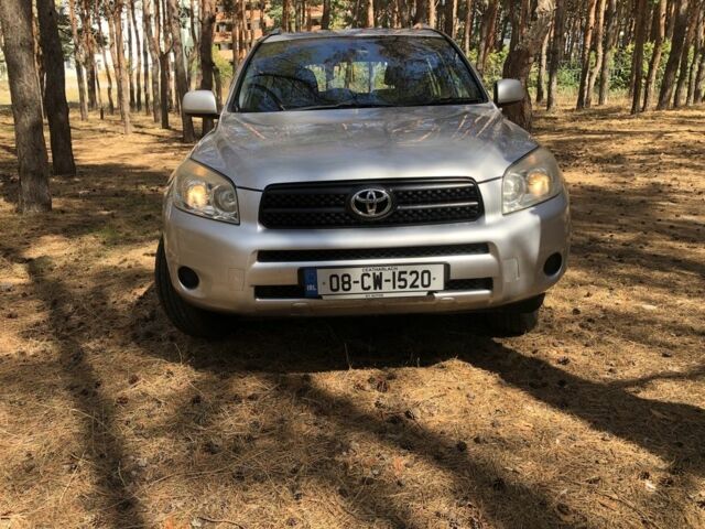 Серый Тойота РАВ 4, объемом двигателя 2 л и пробегом 242 тыс. км за 4500 $, фото 2 на Automoto.ua