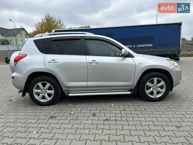Серый Тойота РАВ 4, объемом двигателя 2 л и пробегом 309 тыс. км за 8950 $, фото 7 на Automoto.ua
