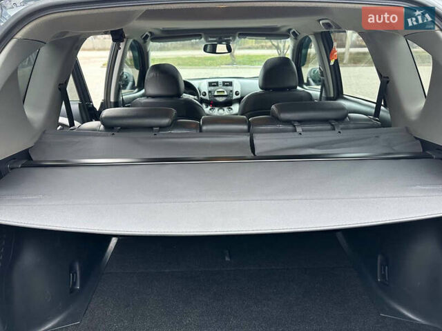 Серый Тойота РАВ 4, объемом двигателя 2 л и пробегом 230 тыс. км за 9450 $, фото 23 на Automoto.ua
