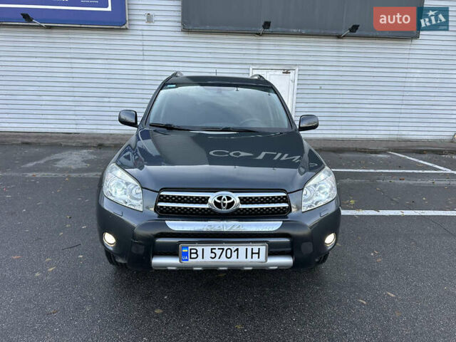 Серый Тойота РАВ 4, объемом двигателя 2 л и пробегом 213 тыс. км за 9999 $, фото 3 на Automoto.ua