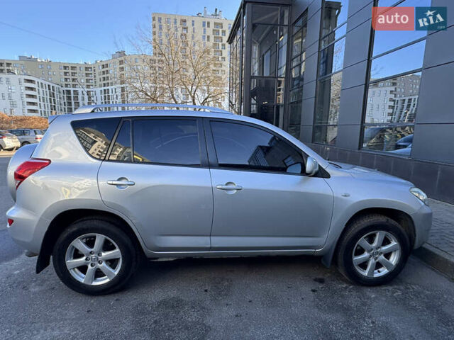 Серый Тойота РАВ 4, объемом двигателя 2 л и пробегом 108 тыс. км за 10999 $, фото 5 на Automoto.ua