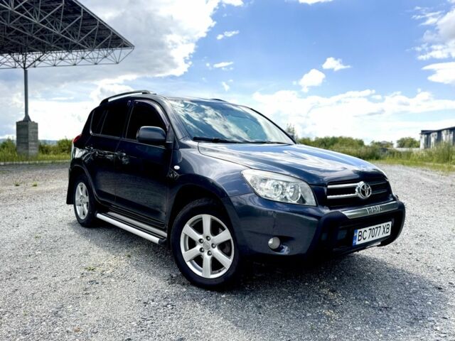 Серый Тойота РАВ 4, объемом двигателя 2 л и пробегом 241 тыс. км за 9400 $, фото 7 на Automoto.ua