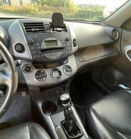 Серый Тойота РАВ 4, объемом двигателя 2.2 л и пробегом 314 тыс. км за 4500 $, фото 16 на Automoto.ua