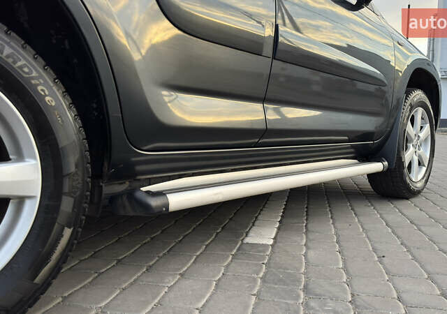 Сірий Тойота РАВ 4, об'ємом двигуна 2 л та пробігом 90 тис. км за 12300 $, фото 51 на Automoto.ua