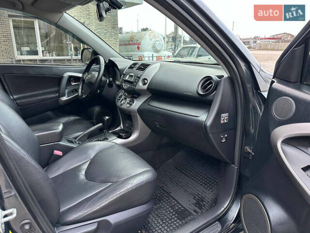 Серый Тойота РАВ 4, объемом двигателя 2 л и пробегом 230 тыс. км за 9450 $, фото 25 на Automoto.ua