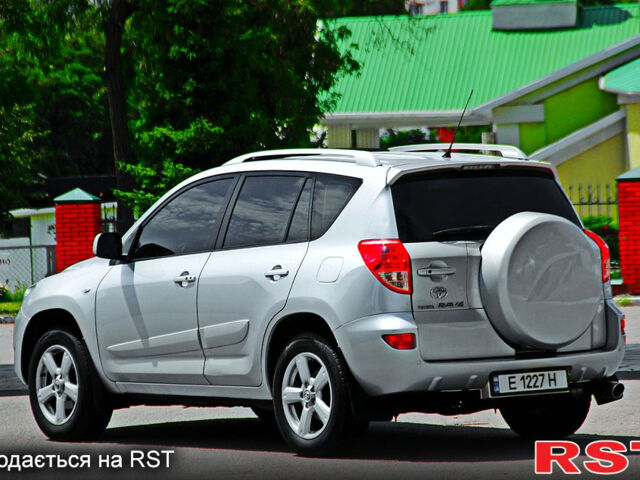 Сірий Тойота РАВ 4, об'ємом двигуна 2 л та пробігом 152 тис. км за 11300 $, фото 3 на Automoto.ua