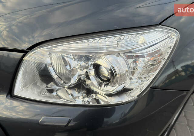 Сірий Тойота РАВ 4, об'ємом двигуна 2 л та пробігом 90 тис. км за 12300 $, фото 30 на Automoto.ua