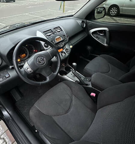 Серый Тойота РАВ 4, объемом двигателя 2 л и пробегом 252 тыс. км за 9700 $, фото 16 на Automoto.ua