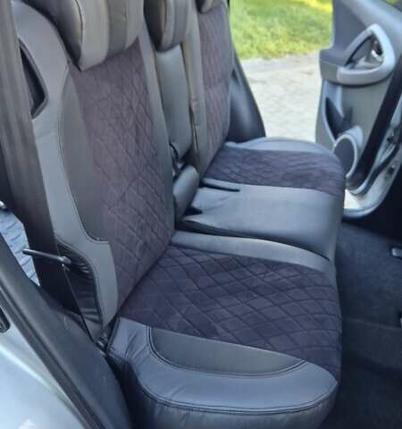 Серый Тойота РАВ 4, объемом двигателя 2.23 л и пробегом 293 тыс. км за 7999 $, фото 58 на Automoto.ua