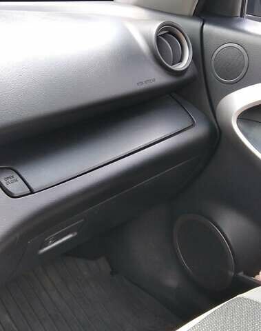 Серый Тойота РАВ 4, объемом двигателя 2 л и пробегом 346 тыс. км за 11000 $, фото 8 на Automoto.ua