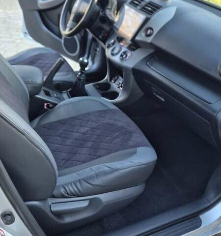 Серый Тойота РАВ 4, объемом двигателя 2.23 л и пробегом 293 тыс. км за 7999 $, фото 81 на Automoto.ua