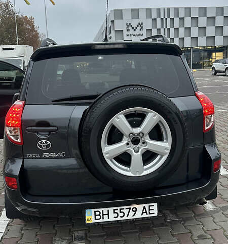 Серый Тойота РАВ 4, объемом двигателя 2 л и пробегом 252 тыс. км за 9700 $, фото 2 на Automoto.ua