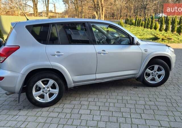 Серый Тойота РАВ 4, объемом двигателя 2.23 л и пробегом 293 тыс. км за 7999 $, фото 99 на Automoto.ua